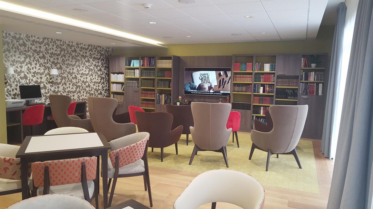 Residence Seniors Domitys Les Hautes Feuilles แร็งส์ ภายนอก รูปภาพ